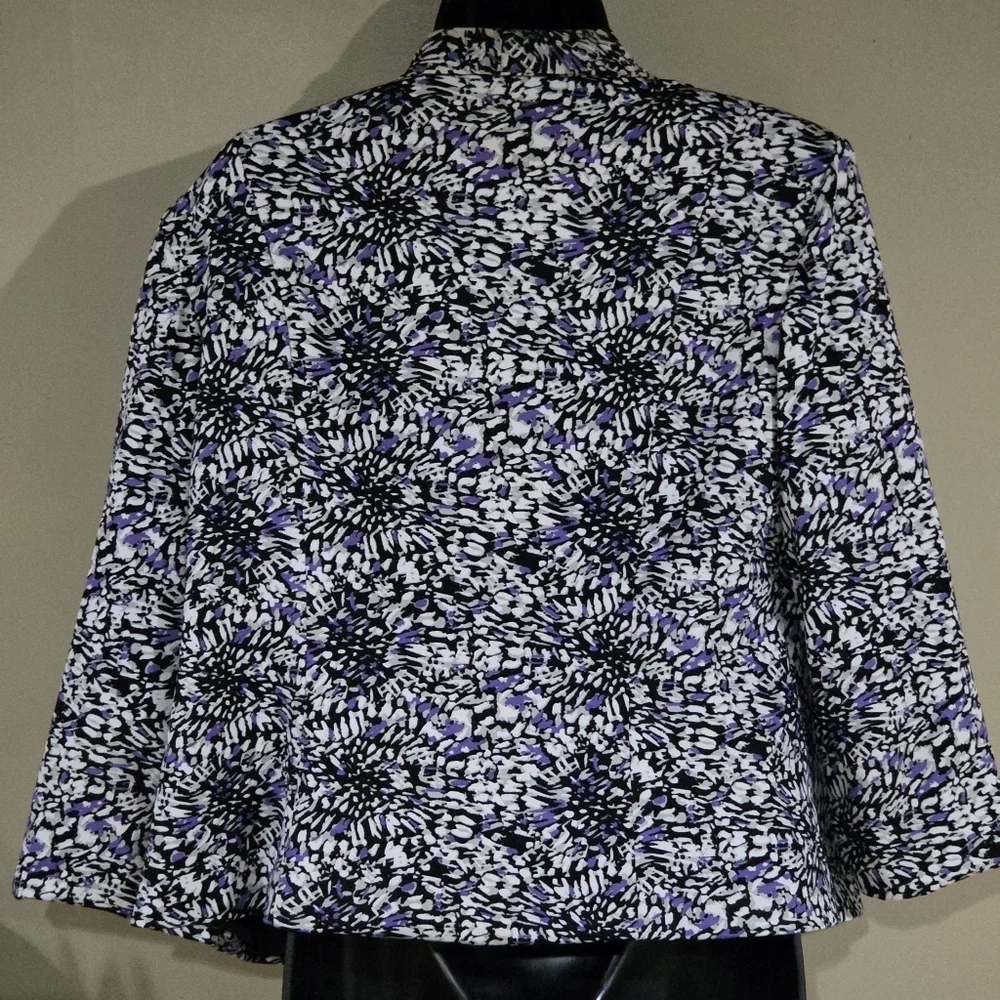Dressbarn Women's Floral Black & Purple Patterned ¾ Length Sleeve Jacket Size M